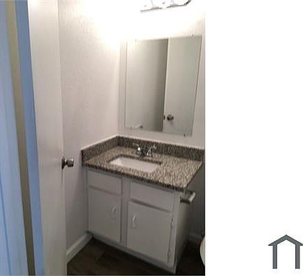 3rd image of 5625 Antoine Dr #1111