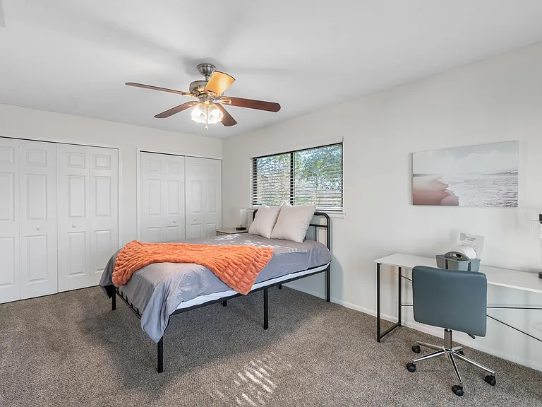 Shin Oak Dr — Photo 2