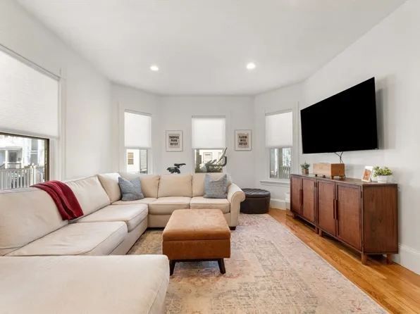 71 Romsey St APT 1, Dorchester, MA 02125