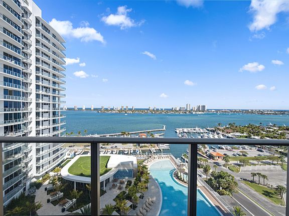 4th image of 220 Lake Shore Drive #1504