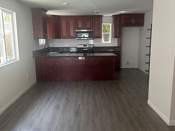 4th image of 3850 Boyce Ave