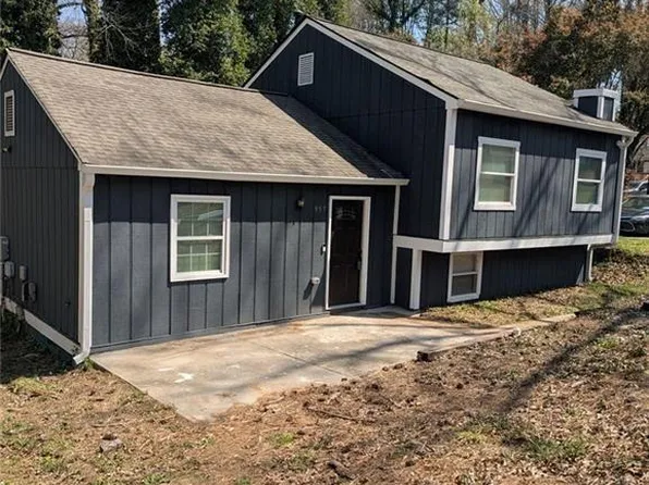 957 Hemingway Rd, Stone Mountain, GA 30088