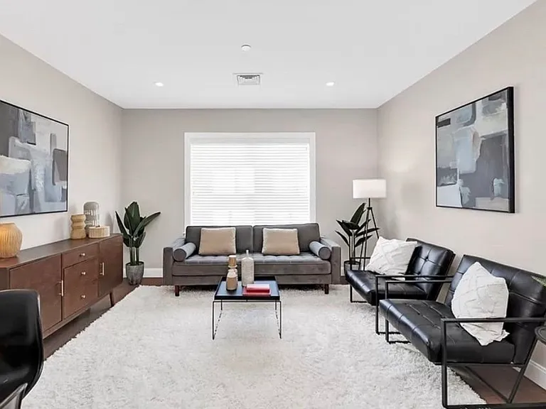 425 Lagrange St #210A — Photo 3