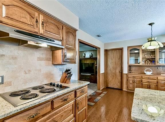 4th image of 1705 Westcrest Ct