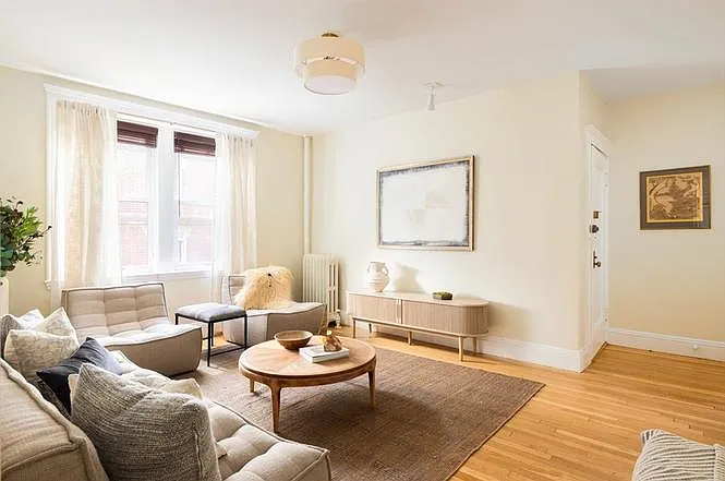 15 Short St #4 — Photo 2