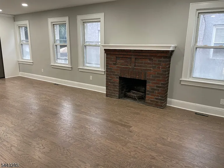 742 Central Ave — Photo 2