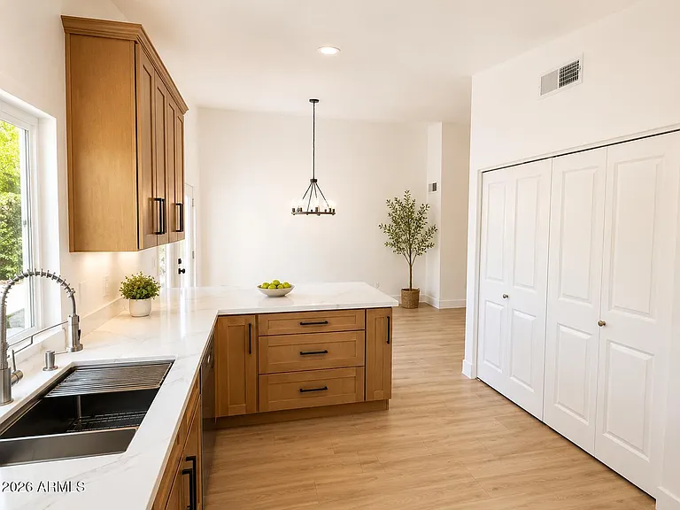 4331 W Kimberly Way — Photo 4