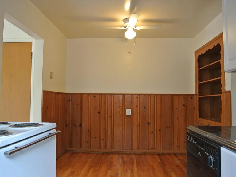 dining/desk area from kitchen