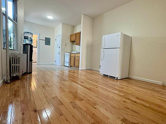 2nd image of 73 Graham Ave APT 3