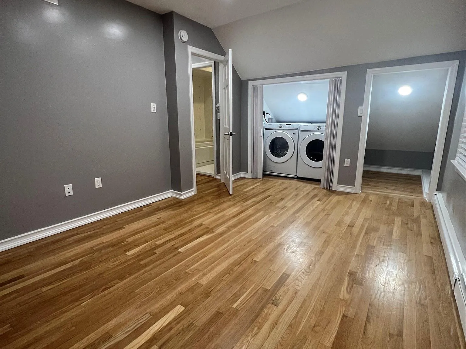 1 bed, 1.0 bath, 925 sqft, $2,500 — Photo 2