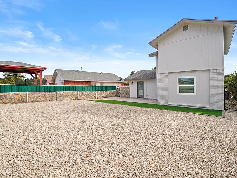 12115 Royal Woods Dr — Photo 32