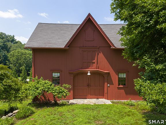 3rd image of 89 Chestnut Hill Road