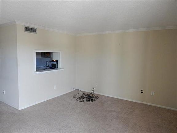 4th image of 2716 Whitney Pl