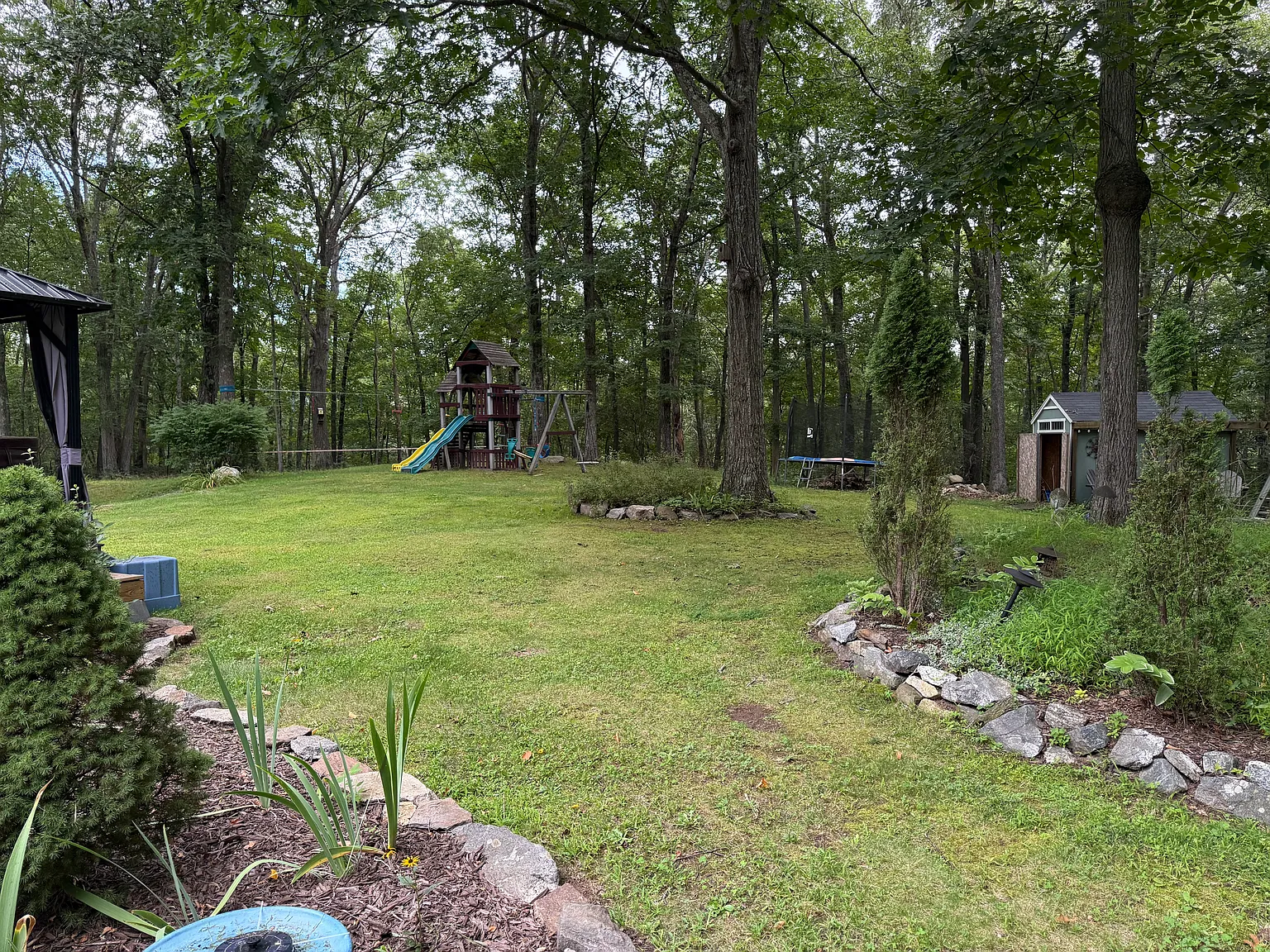 5 bed, 2.5 bath, 2172 sqft, $3,000 — Photo 4
