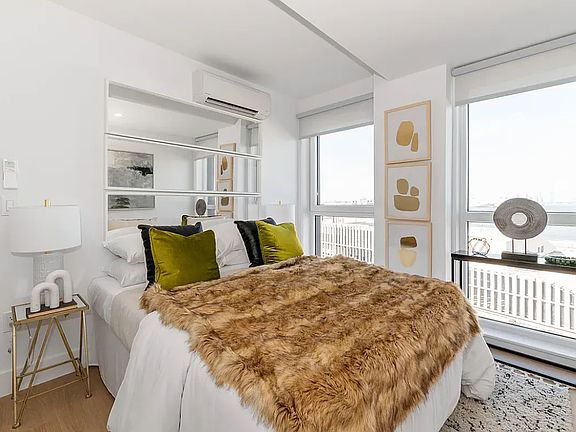 4th image of 5 Stuyvesant Pl #6