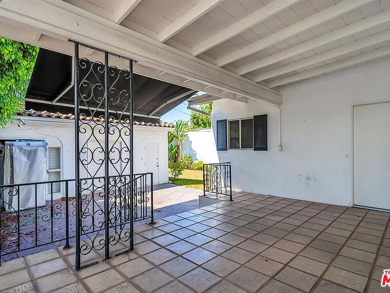 325 El Camino Dr — Photo 19