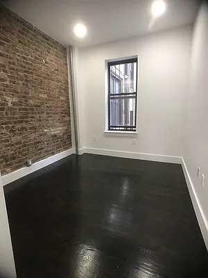 Rented by City Prime Commercial Realty  | media 9