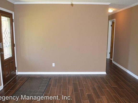 5th image of 208 Antler Dr