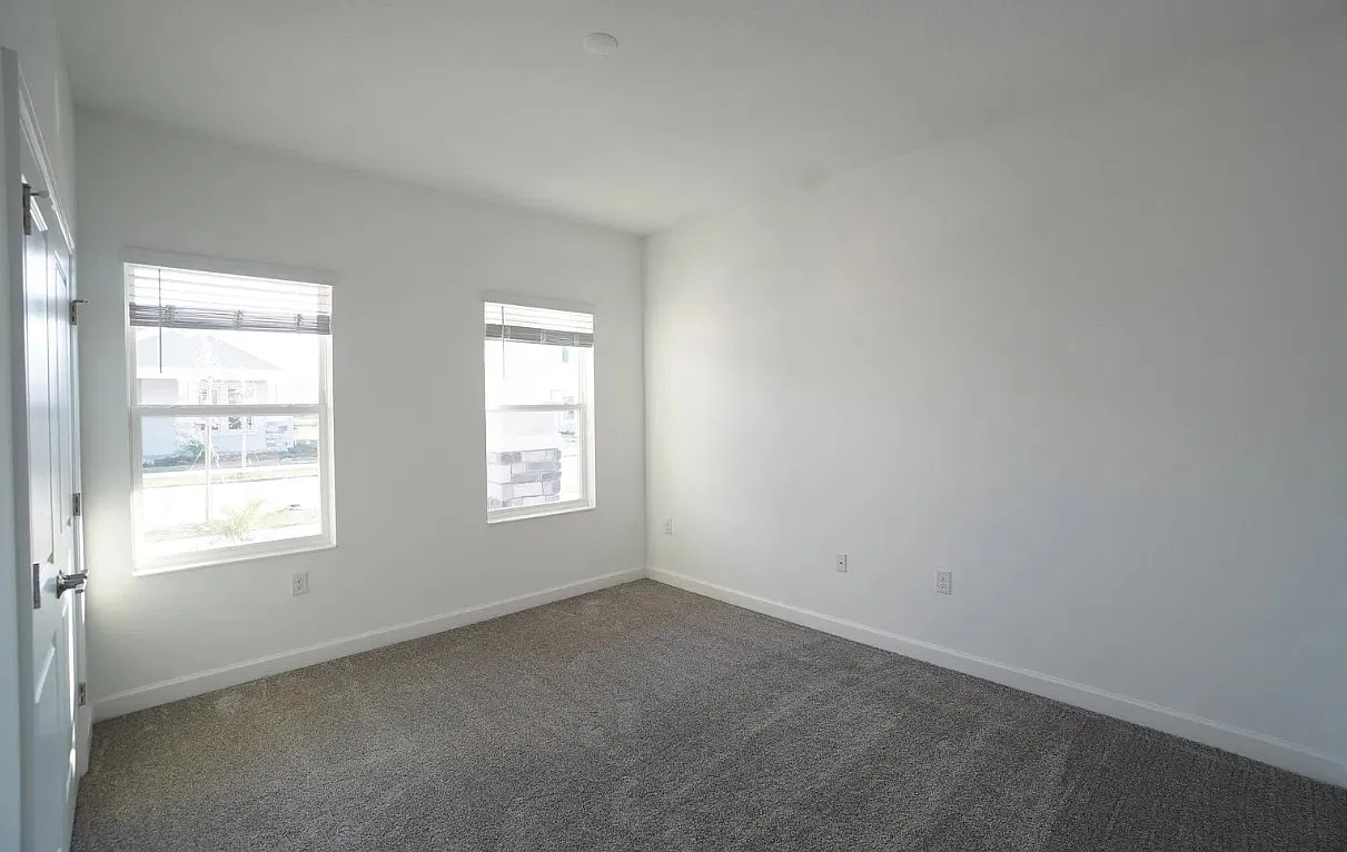 5029 Center Ct — Photo 4