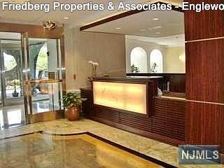 4th image of 2100 Linwood Ave APT 16U
