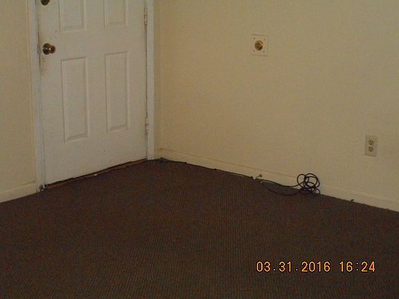 5th image of 21 Audrey Dr W