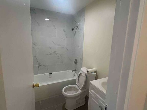 5th image of 328 Bellevue Ave APT A1