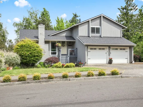 767 SW 8th St, Gresham, OR 97080