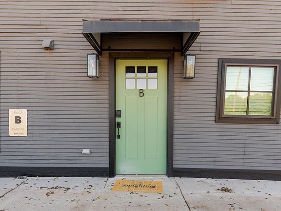 5th image of 810 NW 36th St