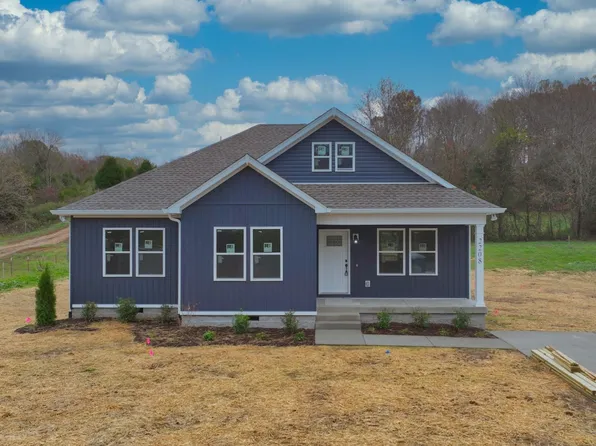 2208 Fairfield Rd, Westmoreland, TN 37186