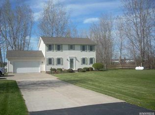 3945 New Rd, Ransomville, NY 14131