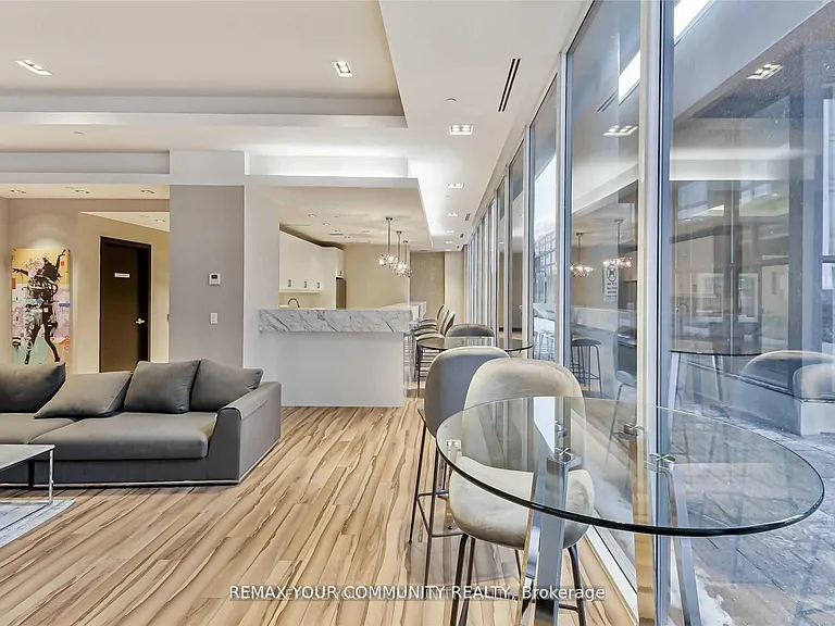 9618 Yonge St #210 — Photo 25