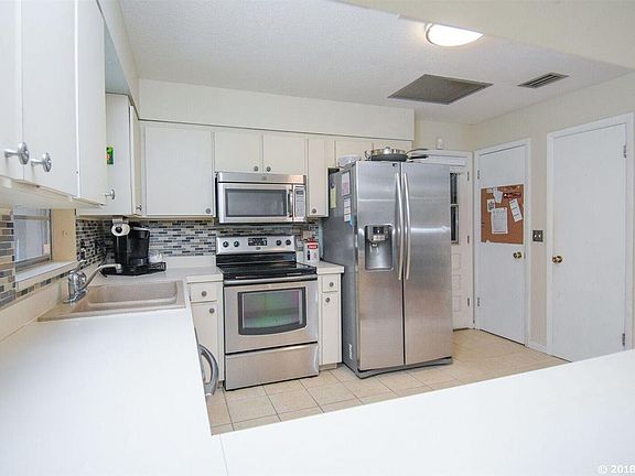 4th image of 927 NW 94th St
