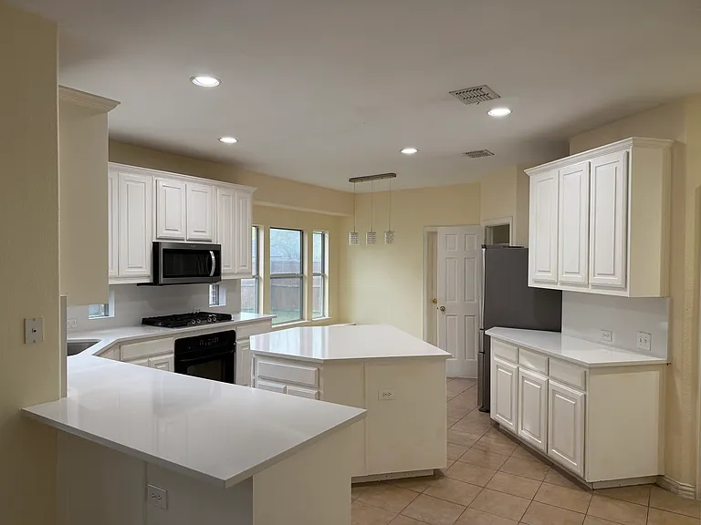 4320 Harpers Ferry Dr — Photo 6