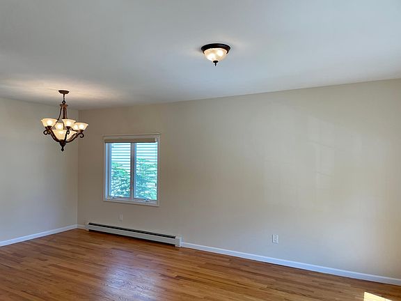 3rd image of 25 Lorraine Ave
