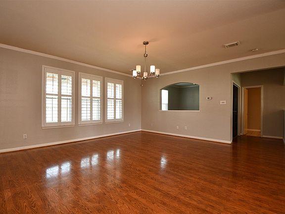 5th image of 16210 Autumn Leigh Dr