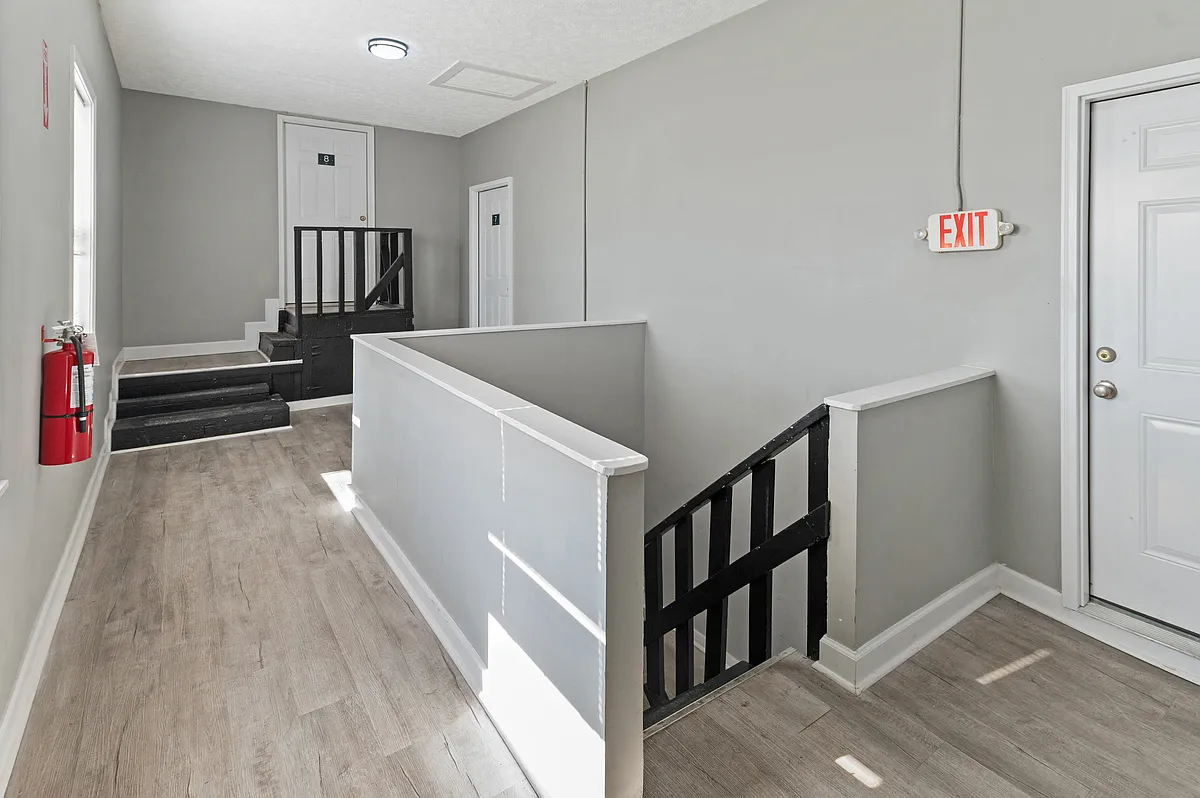Building Photo - 1777 Wathen Ln #2