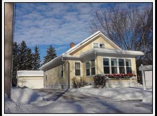 517 W Pine St, New London, WI 54961