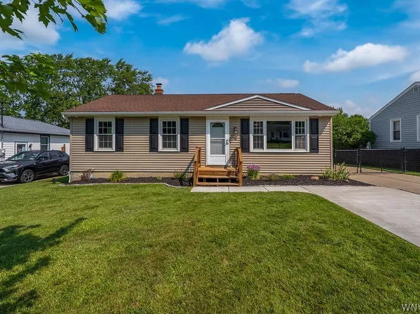 100 Burmon Dr, Orchard Park, NY 14127