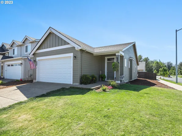 1423 NW Campanella Way, Estacada, OR 97023