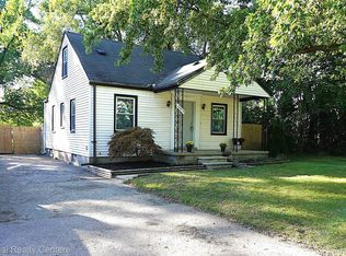 20975 Ontaga St, Farmington, MI 48336