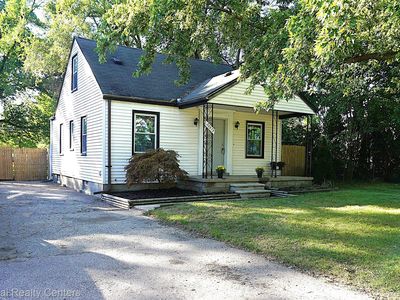 20975 Ontaga St, Farmington, MI, 48336