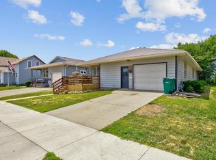 109 4th St, Jackson, MN 56143