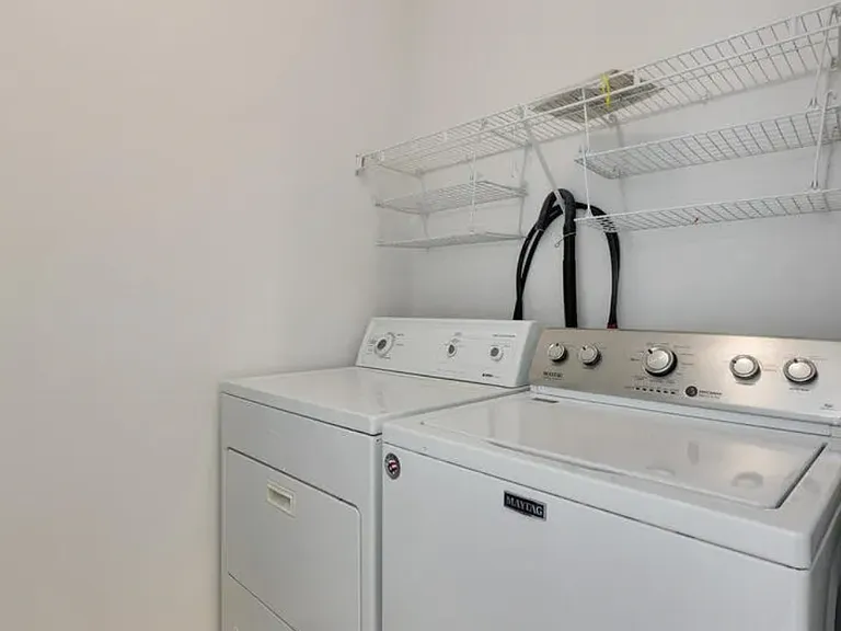 400 Cary Woods Cir — Photo 18