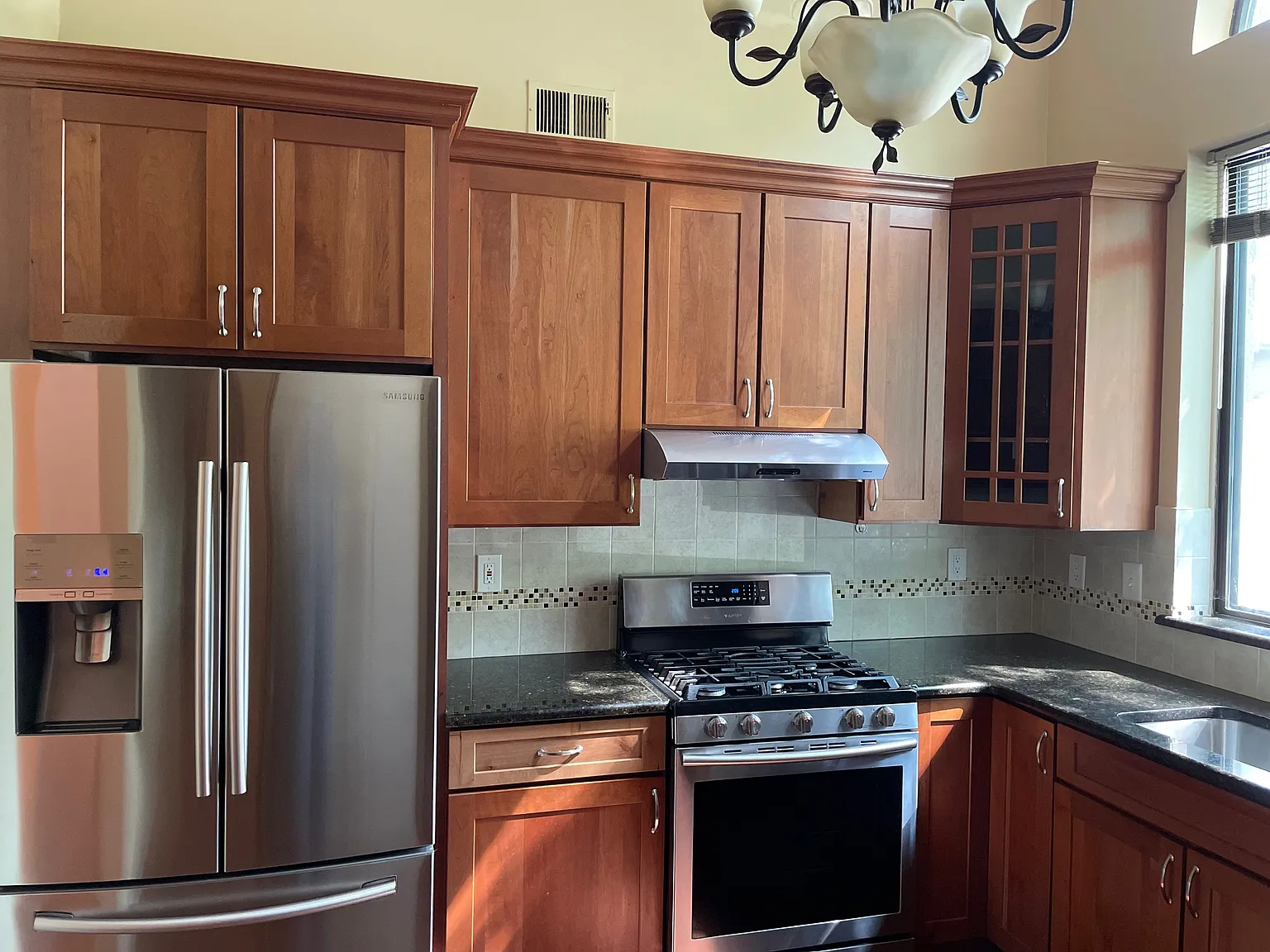 2 bed, 1650 sqft, $3,500 — Photo 2
