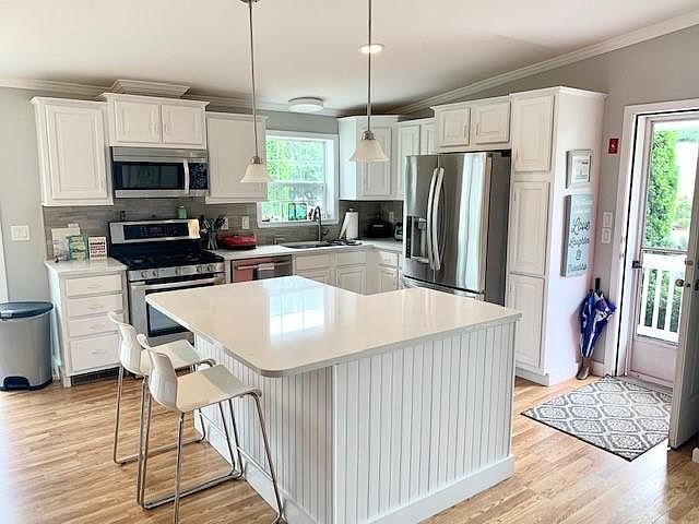 1st image of 20 Campbell Cir