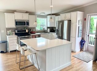 20 Campbell Cir, East Greenwich, RI 02818