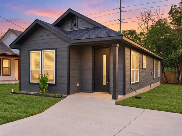 738 Chihuahua St, Lockhart, TX 78644