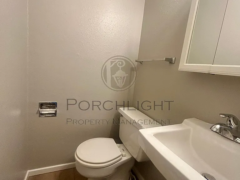 3435 Redwood Ave #5 — Photo 10