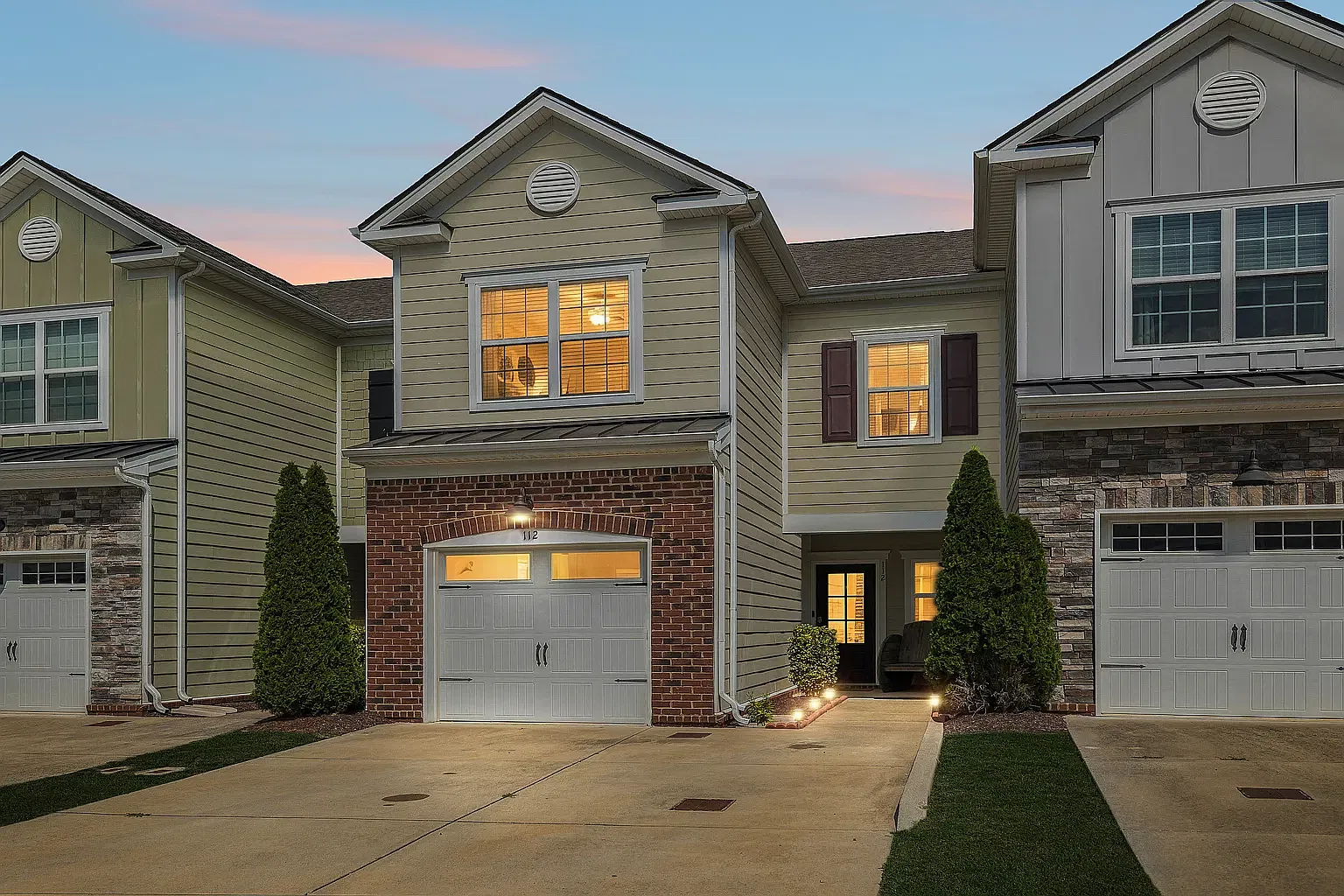 112 Bergen Dr — Photo 1