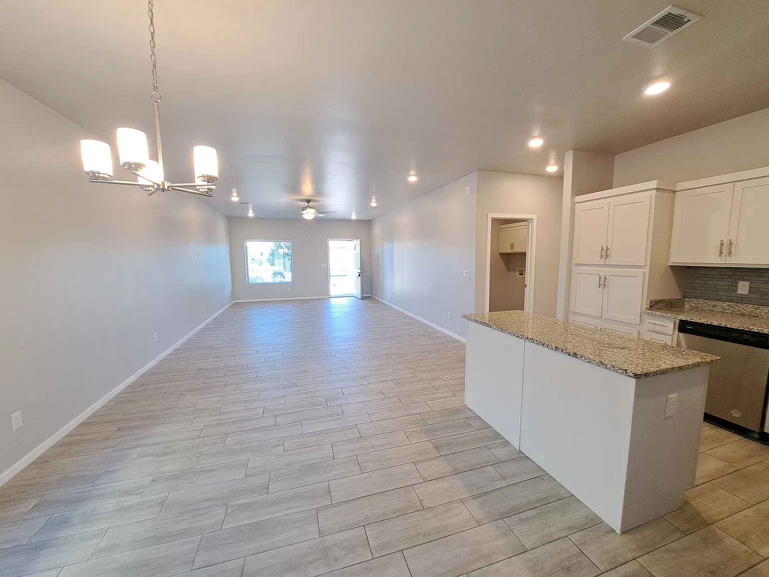 3 bed, 1621 sqft, $1,900 — Photo 4